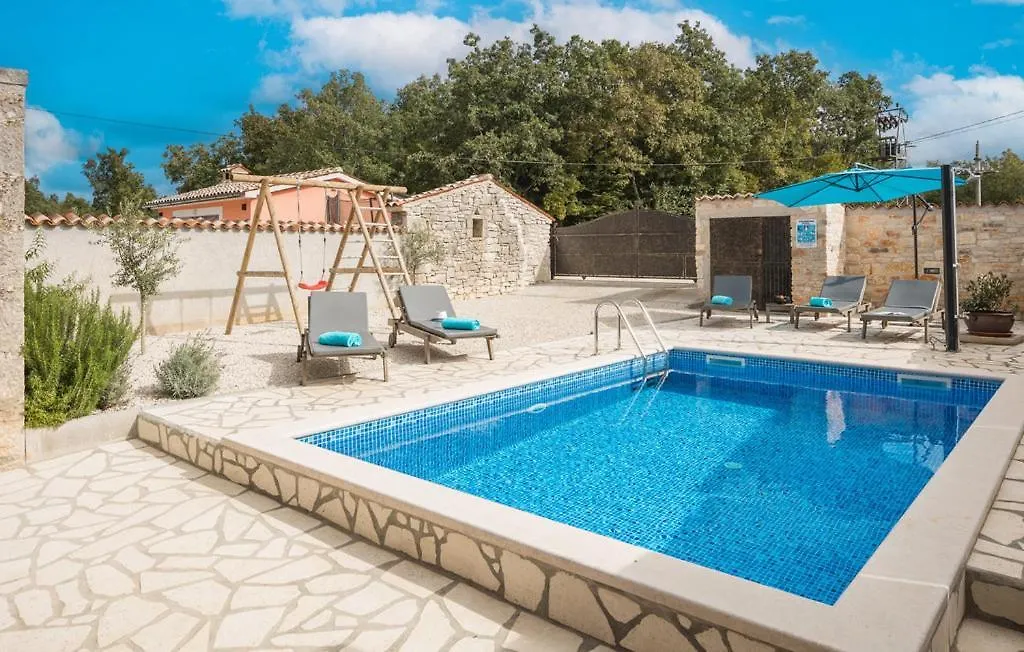 Cassa Antica With Outdoor Pool, Near Porec Rapavel 0*,  Croatia