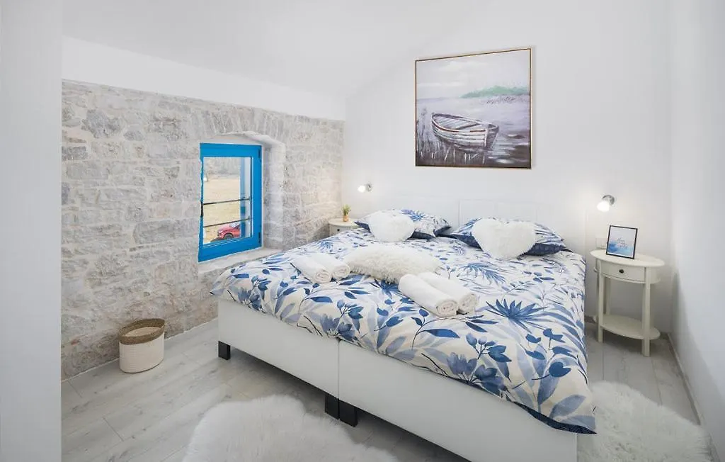 Cassa Antica With Outdoor Pool, Near Porec Rapavel 0*,  Kroatien