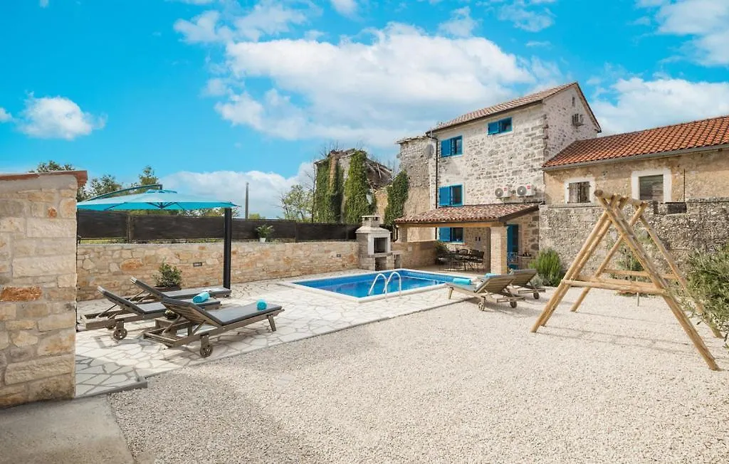 Cassa Antica With Outdoor Pool, Near Porec Rapavel